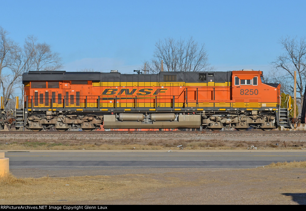 BNSF 8250